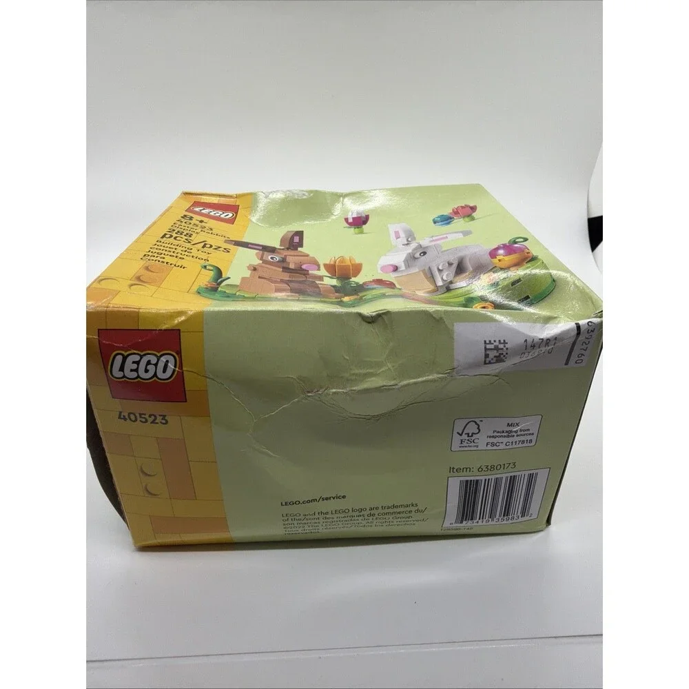 LEGO Seasonal Easter Rabbits Display 40523 New box damaged